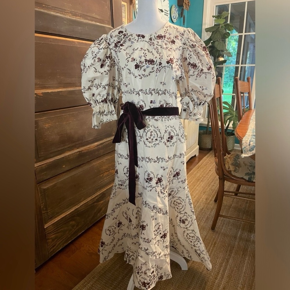 Antonio Melani x Nicola Bathie Emilia Faille Puff Sleeve
Velvet Belt Dress